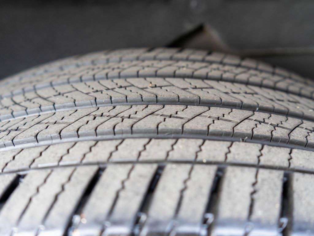 Used 2023 GMC Sierra 1500 SLT w/ SLT Convenience Package image 34