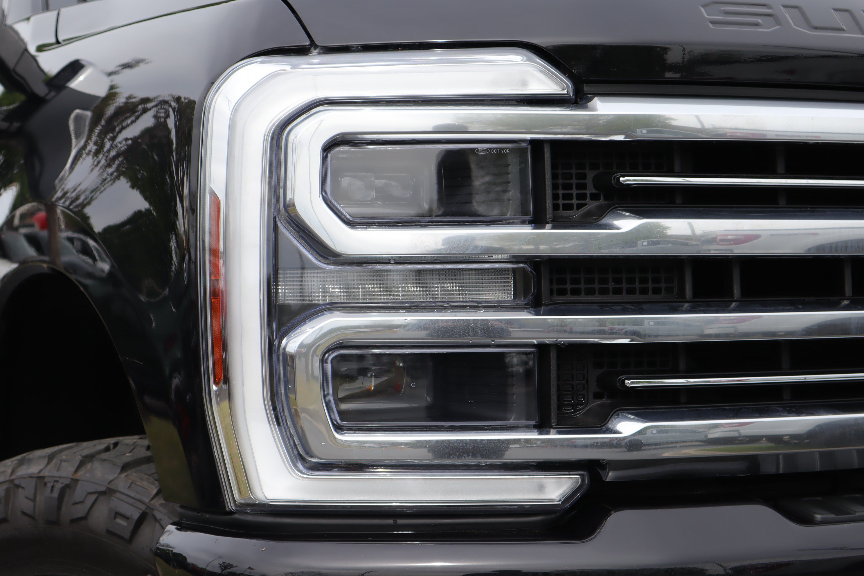 Used 2024 Ford F250 Limited w/ FX4 Off-Road Package AWD/4WD image 31