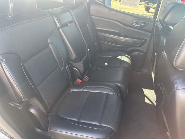 Used 2023 GMC Acadia SLT image 21