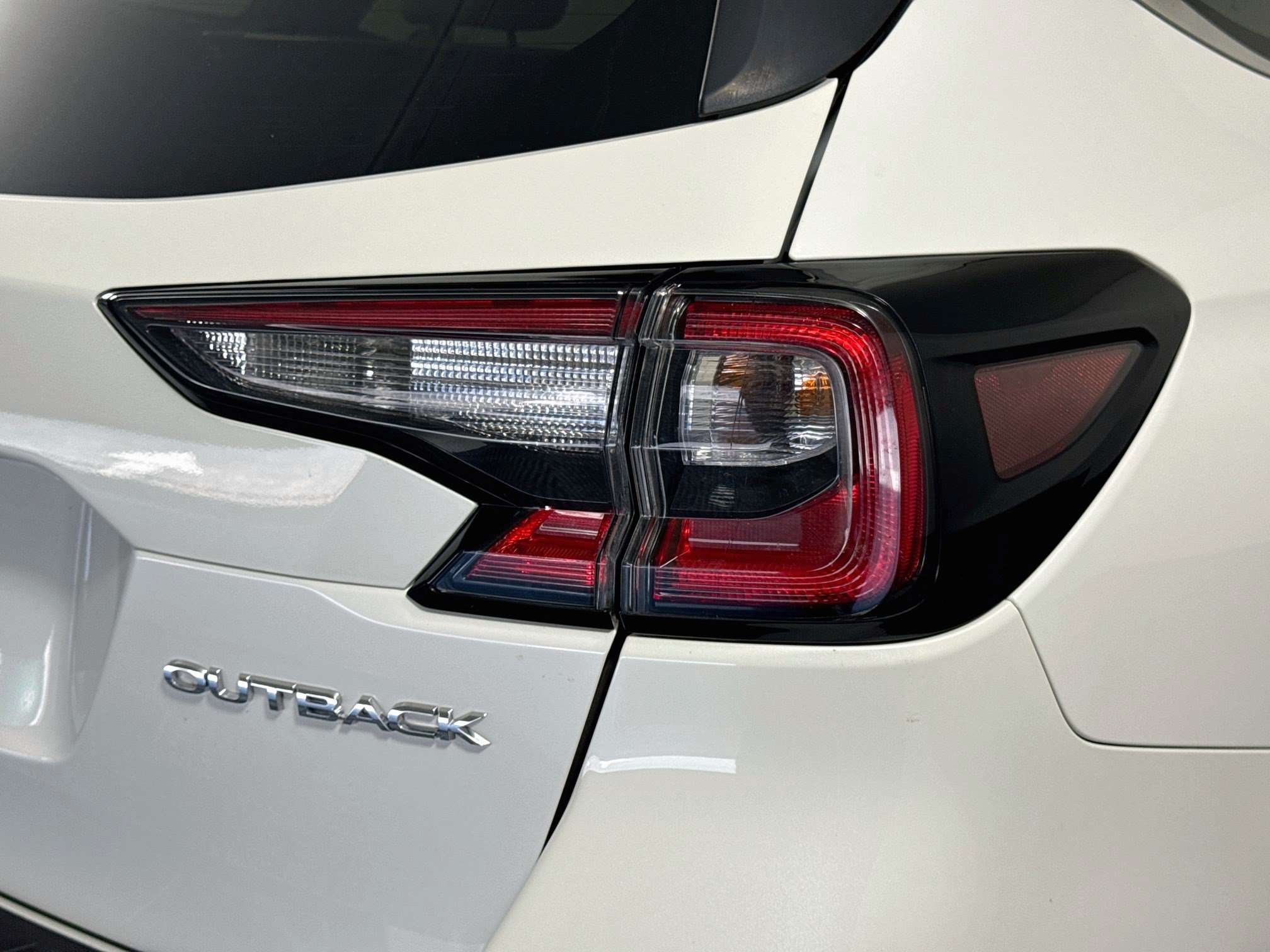 Used 2025 Subaru Outback Limited AWD/4WD image 34