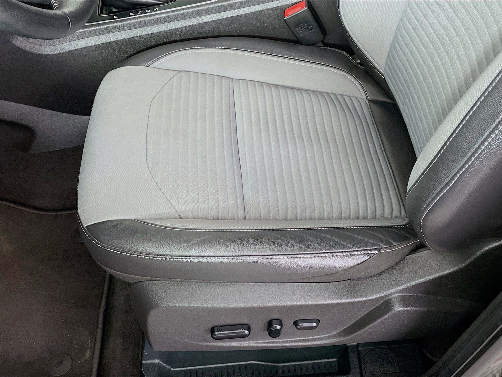 Used 2019 Ford Escape SE image 21