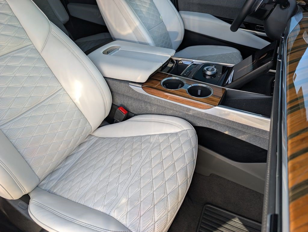 Certified 2025 Cadillac Escalade ESV Sport Platinum AWD/4WD image 25