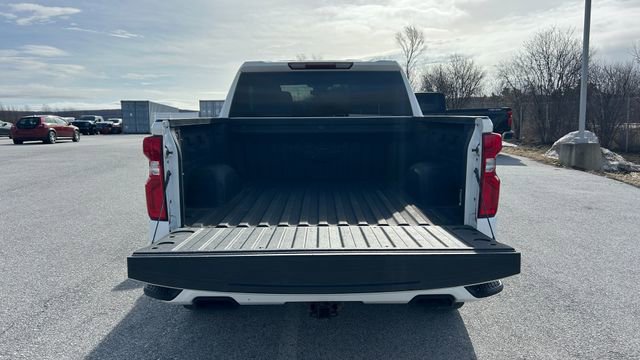 Certified 2022 Chevrolet Silverado 1500 RST w/ Redline Edition AWD/4WD image 11