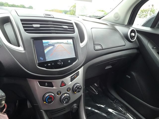 Used 2016 Chevrolet Trax LT w/ LT Sun and Sound Package AWD/4WD image 23