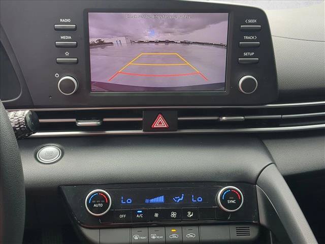 Used 2022 Hyundai Elantra SEL FWD image 11