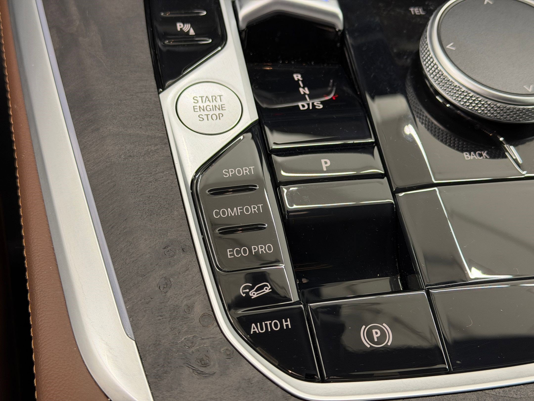 Certified 2025 BMW X5 xDrive40i w/ Climate Comfort Package image 25