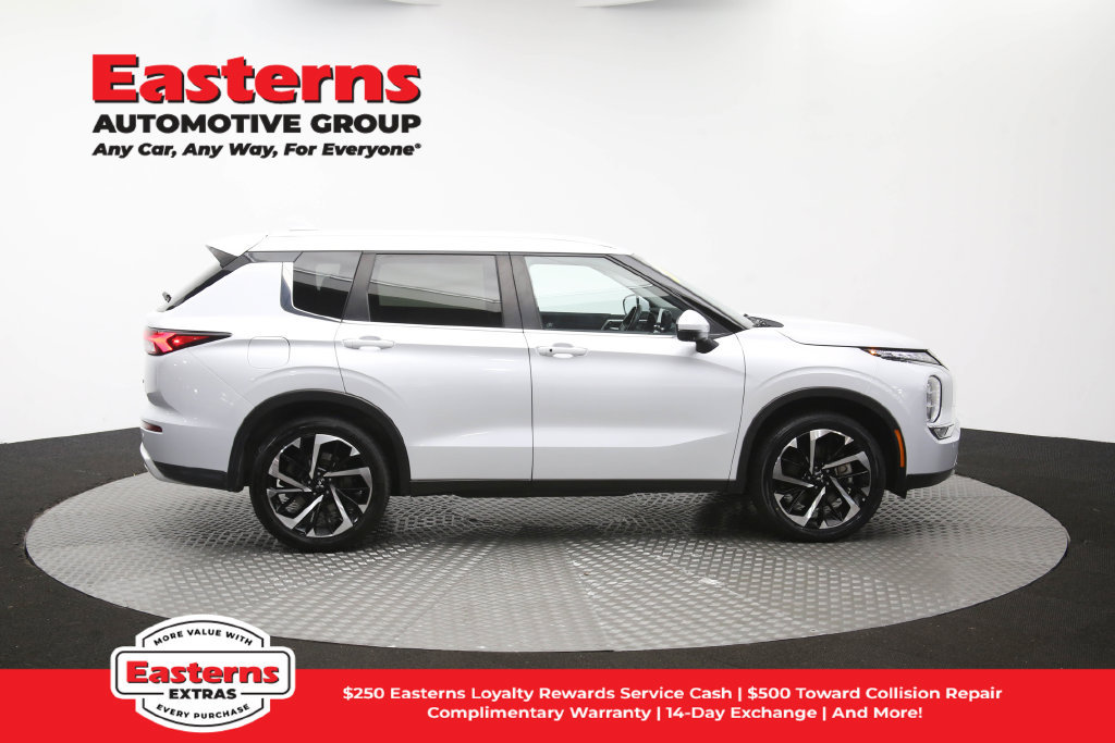 Used 2024 Mitsubishi Outlander SE FWD image 46