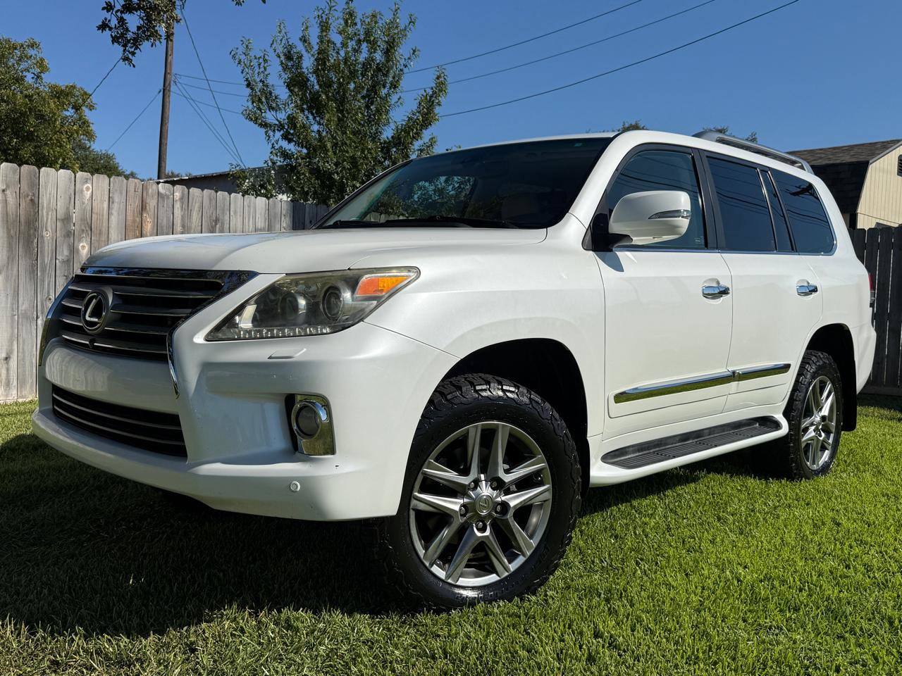 Used 2013 Lexus LX 570 4WD w/ Luxury Pkg