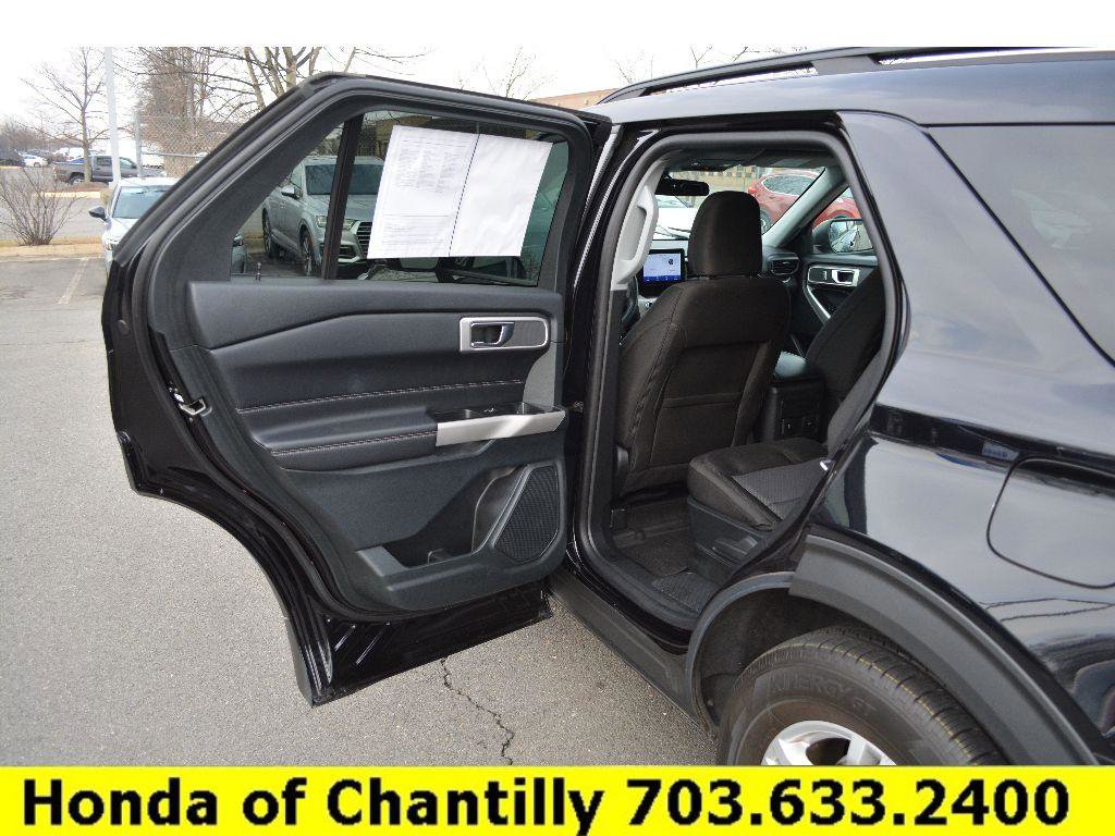 Used 2024 Ford Explorer XLT image 39