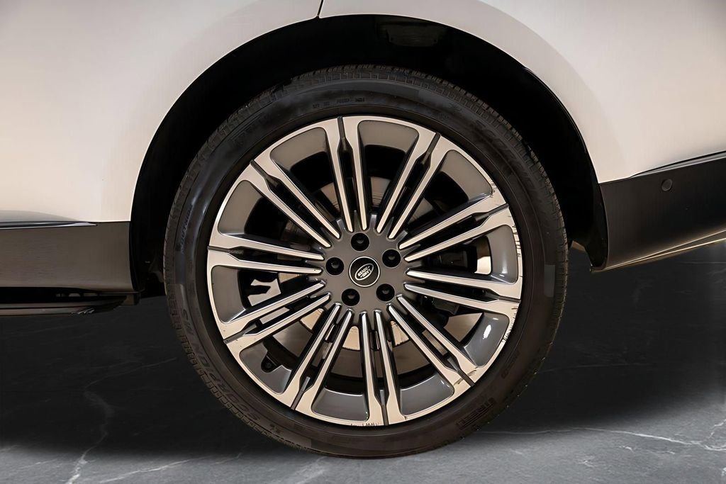 Used 2025 Land Rover Range Rover Autobiography image 48