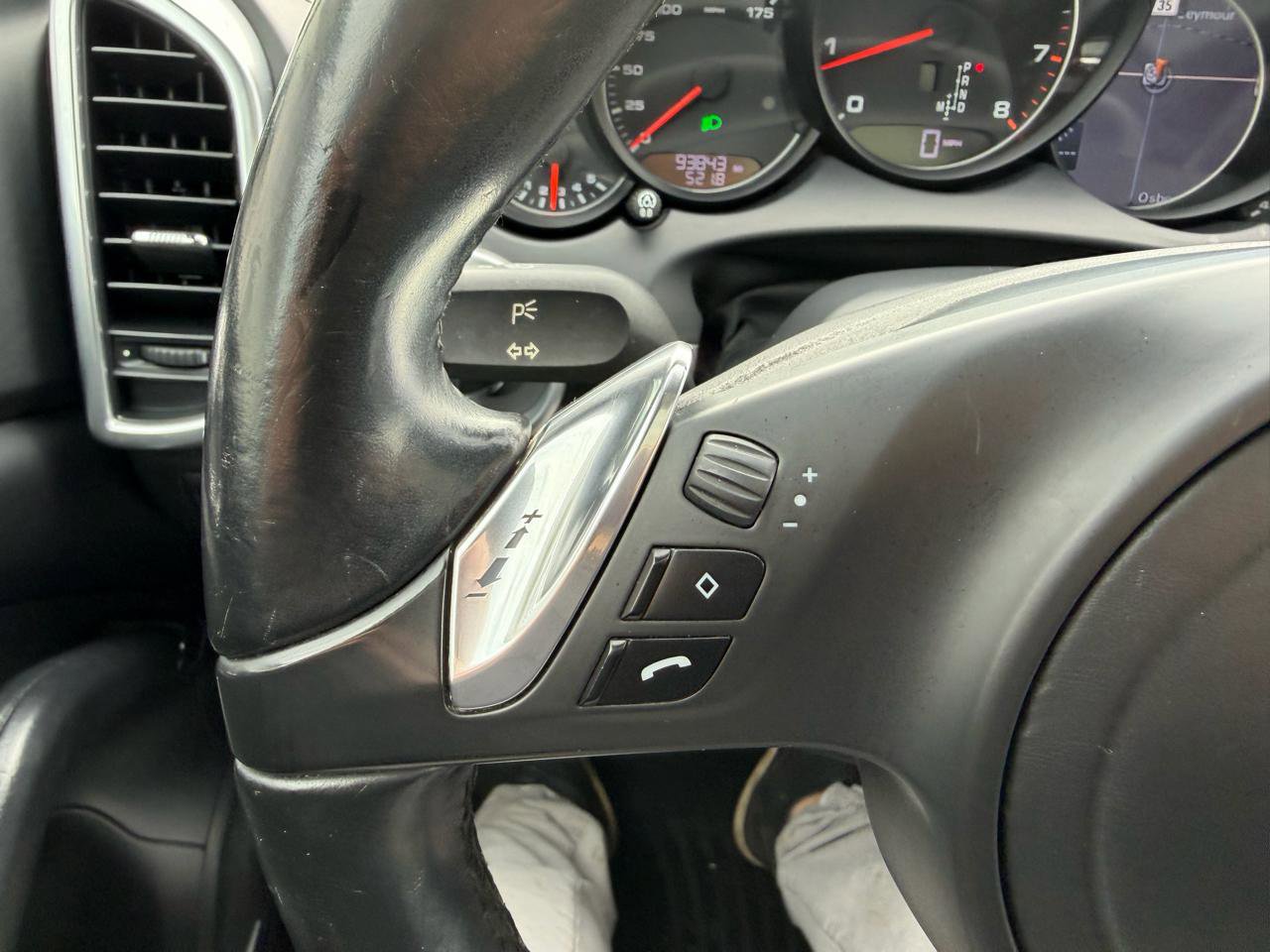 Used 2014 Porsche Cayenne Platinum Edition image 26