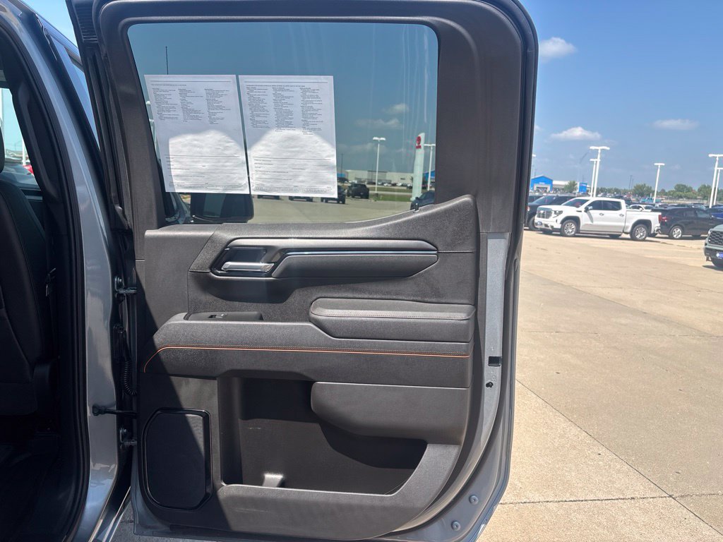 Used 2025 GMC Sierra 1500 AT4 w/ Technology Package AWD/4WD image 28