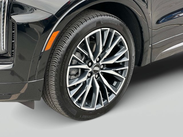 Used 2025 Cadillac XT4 Sport AWD/4WD image 29