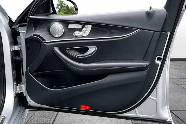 Used 2019 Mercedes-Benz E 300 4MATIC image 32