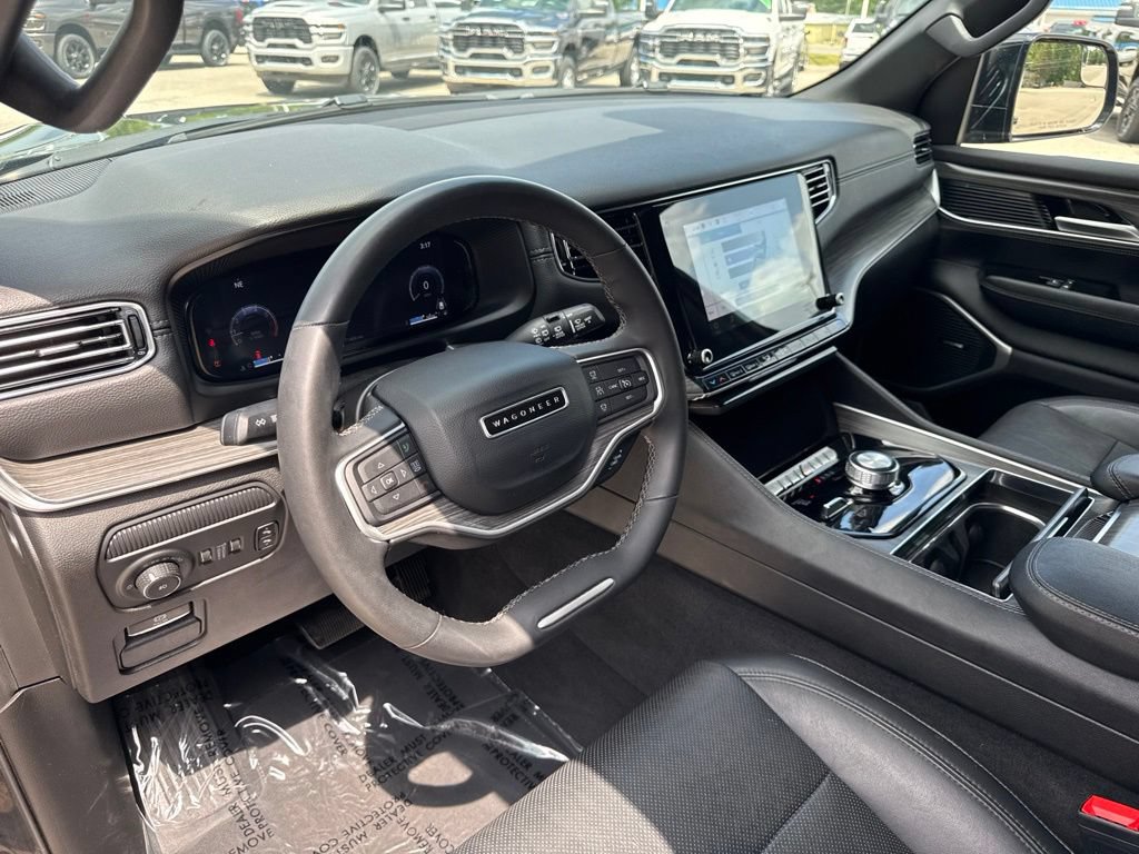 Used 2024 Jeep Wagoneer Series II w/ Flexible Seating Group AWD/4WD image 2