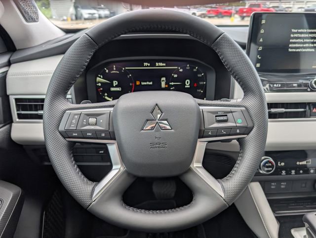New 2025 Mitsubishi Outlander SE AWD/4WD image 16