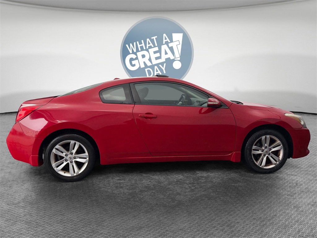Used 2010 Nissan Altima 2.5 S w/ Premium Pkg image 2