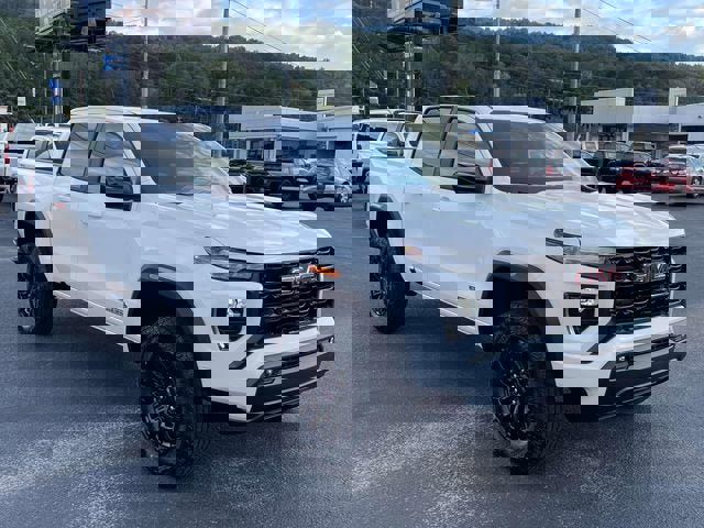 New 2026 GMC Canyon Elevation w/ Convenience Package image 4