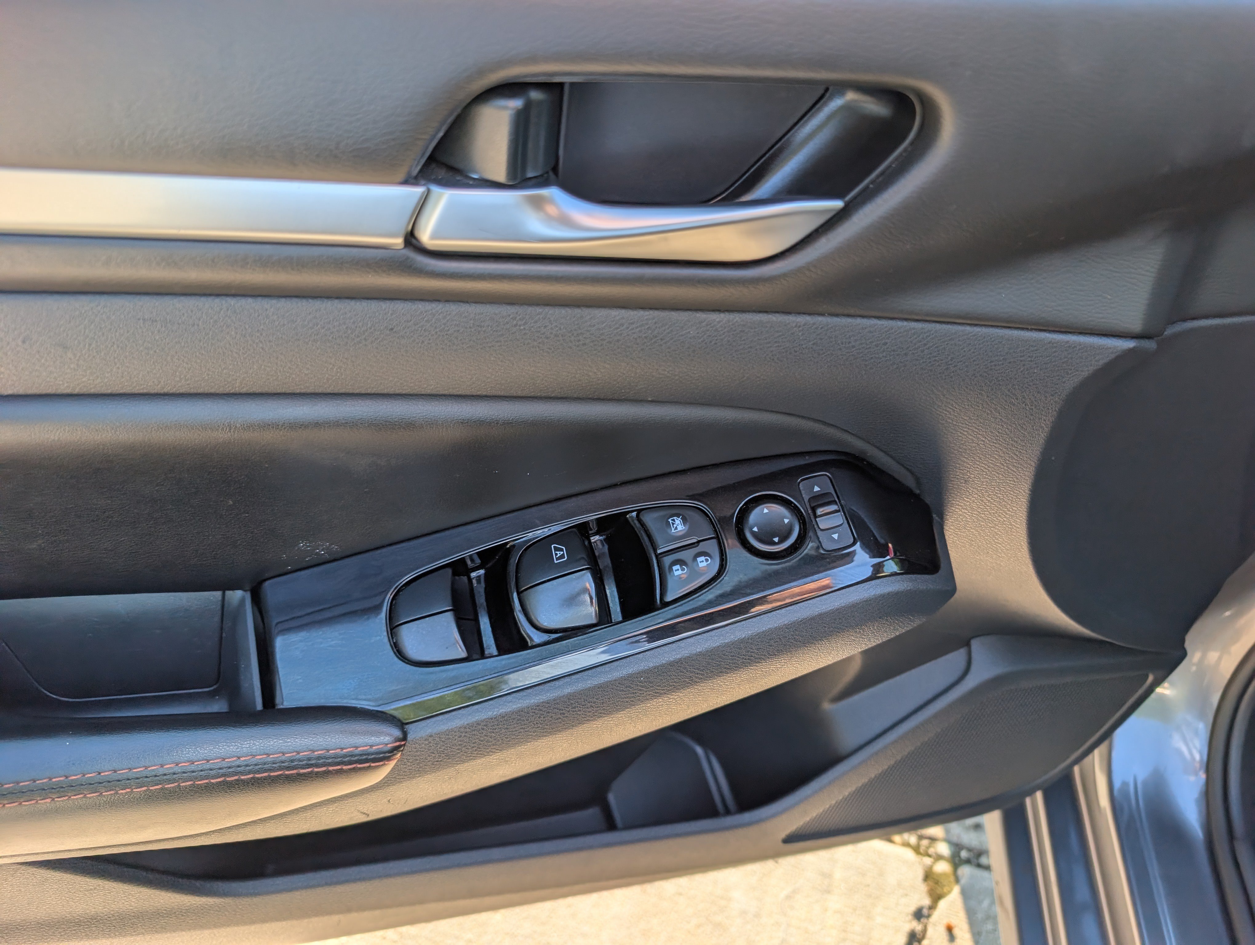 Used 2024 Nissan Altima 2.5 SR FWD image 19