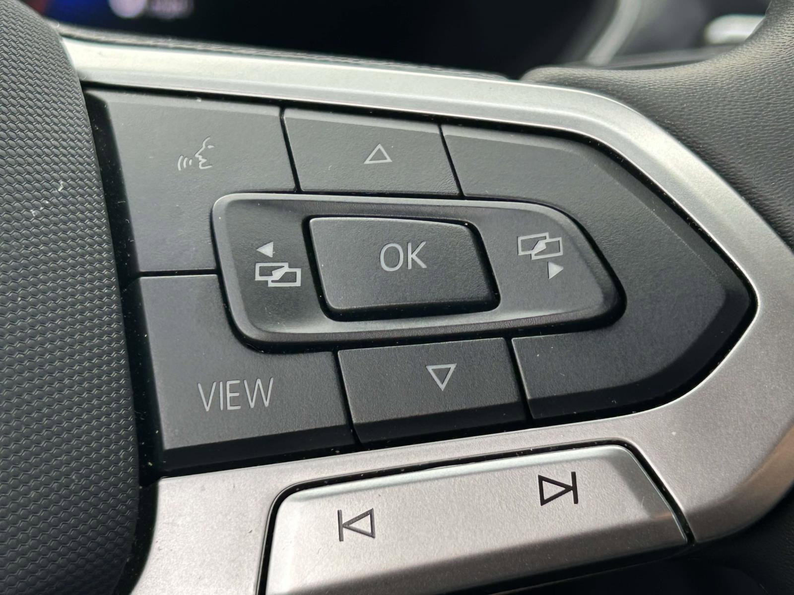 Used 2024 Volkswagen Tiguan Wolfsburg Edition image 24