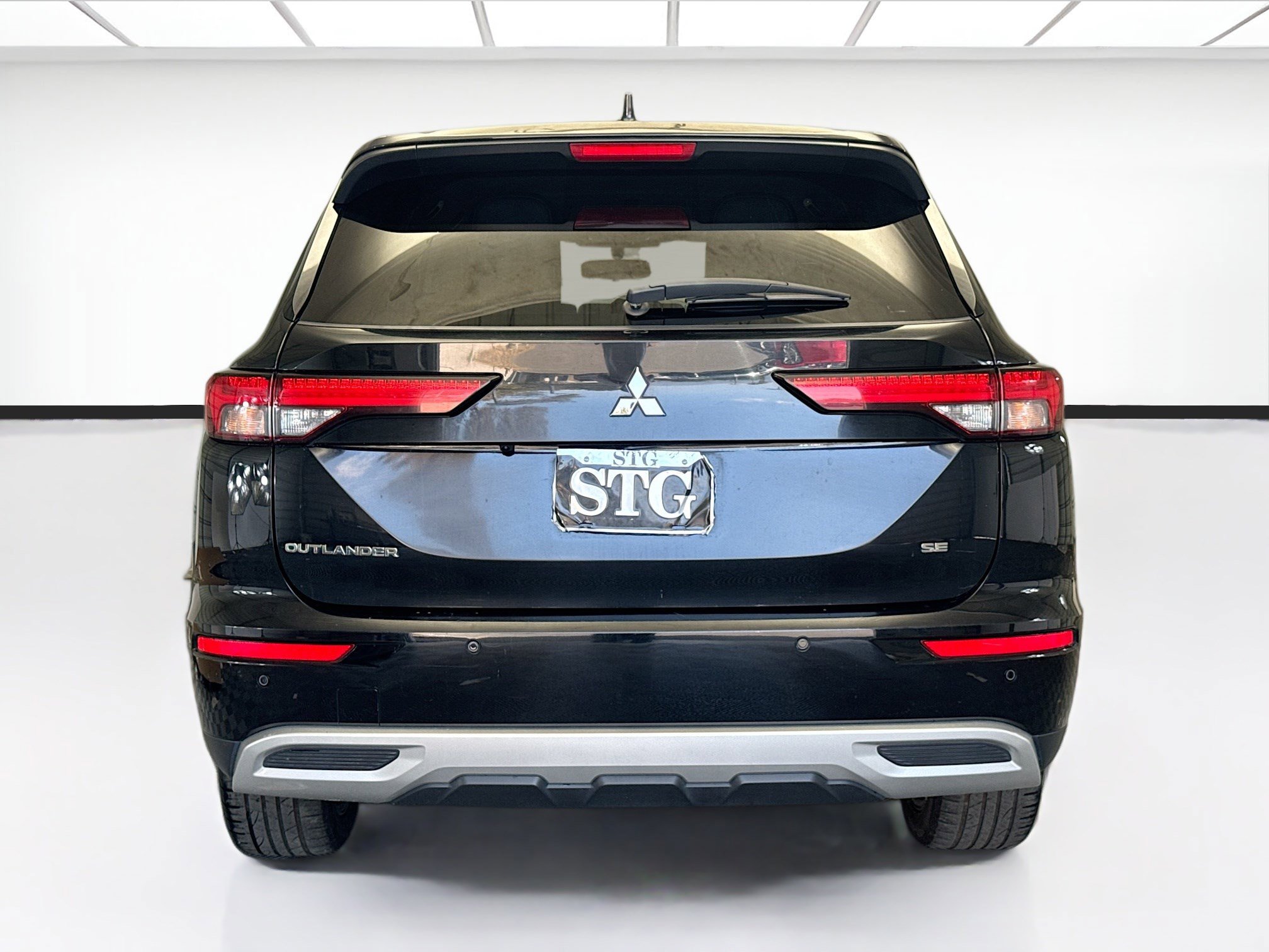 Used 2023 Mitsubishi Outlander SE image 5