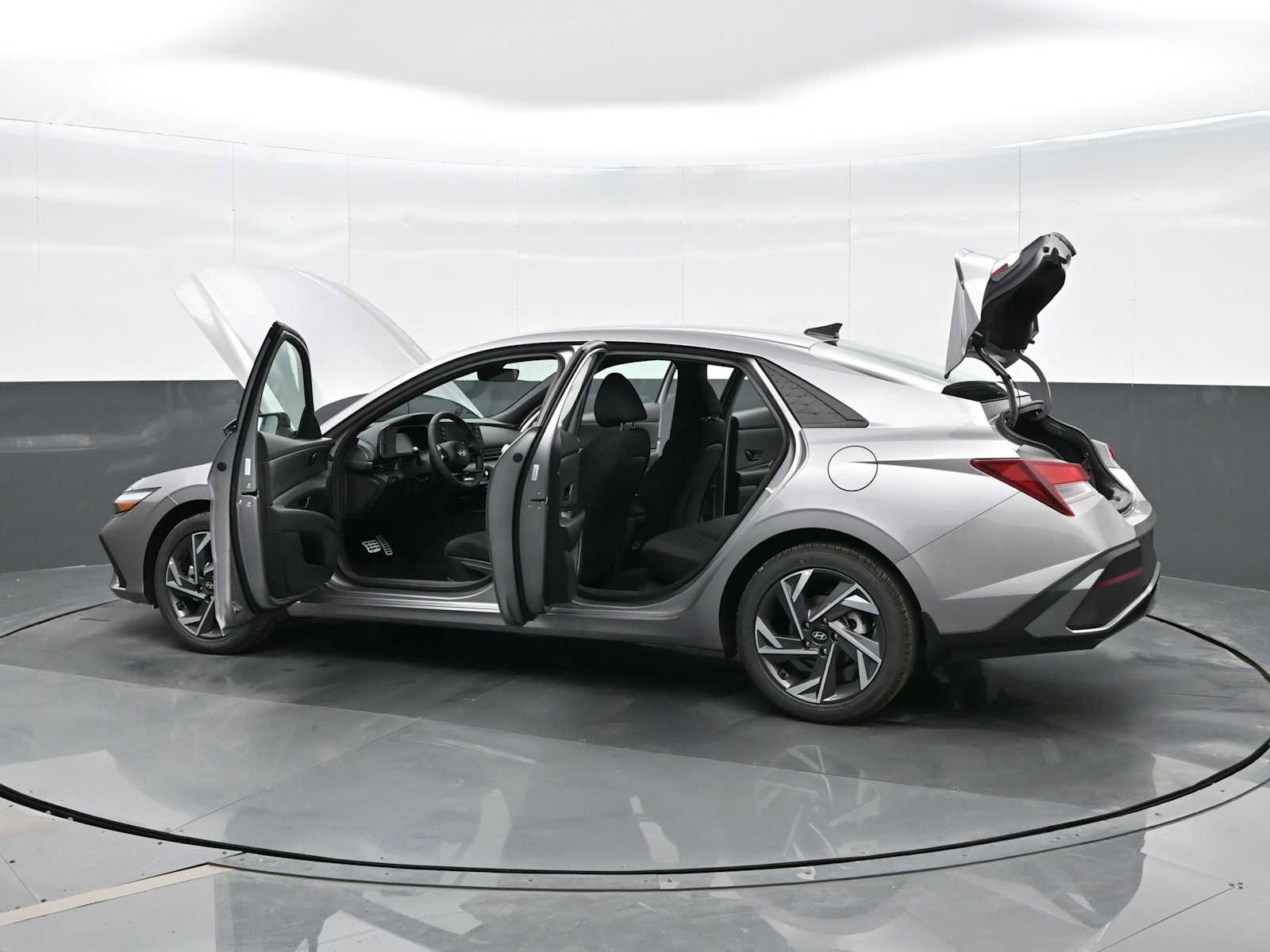 Certified 2025 Hyundai Elantra Sport image 56