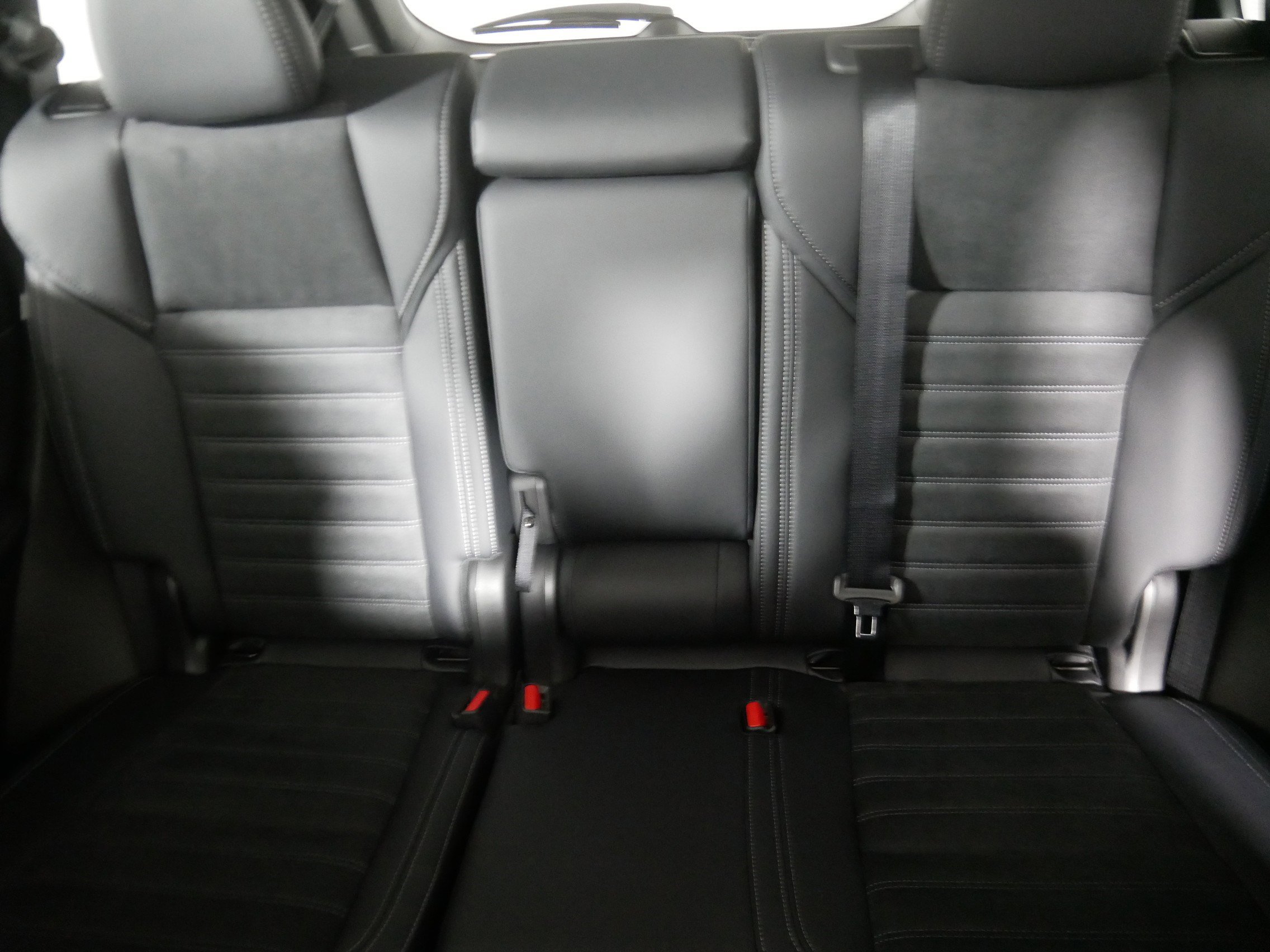 New 2025 Mitsubishi Outlander SE image 3