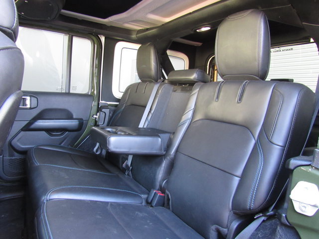 Used 2024 Jeep Wrangler Unlimited Rubicon 4xe AWD/4WD image 18