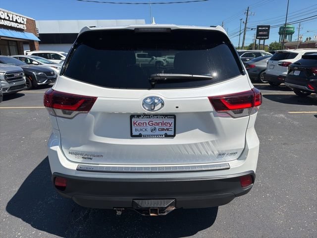Used 2019 Toyota Highlander AWD V6 image 6