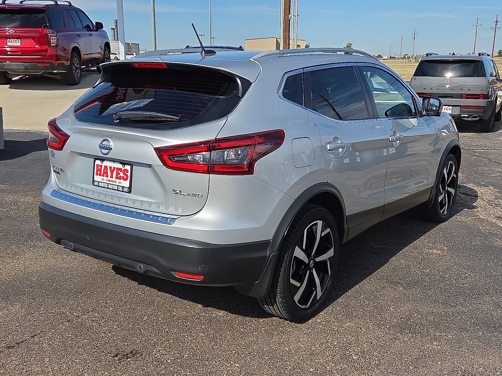 Used 2022 Nissan Rogue Sport SL w/ Premium Package image 4