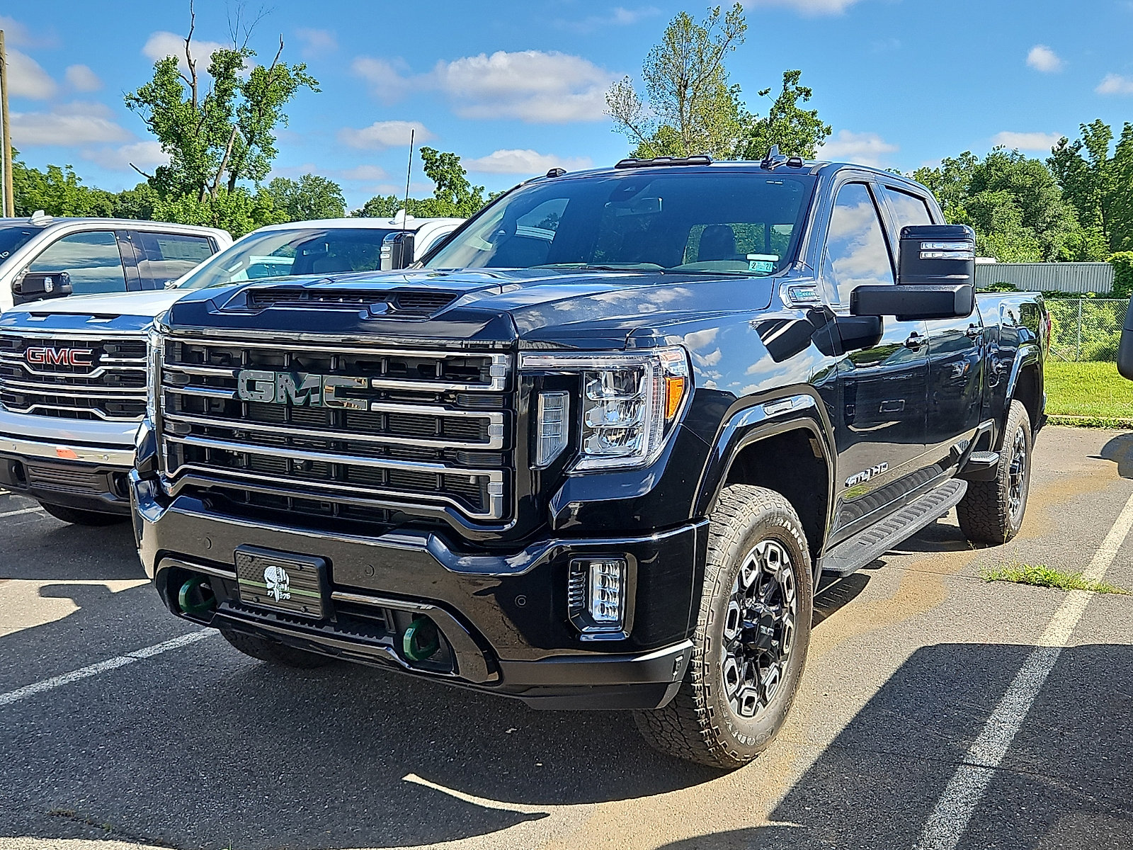 Used 2023 GMC Sierra 2500 AT4 w/ AT4 Preferred Package AWD/4WD image 4