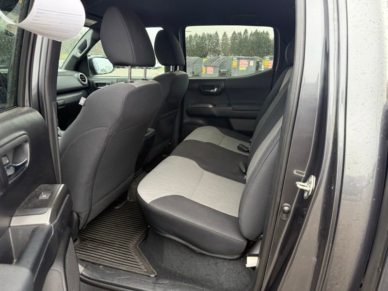 Used 2020 Toyota Tacoma TRD Sport image 11