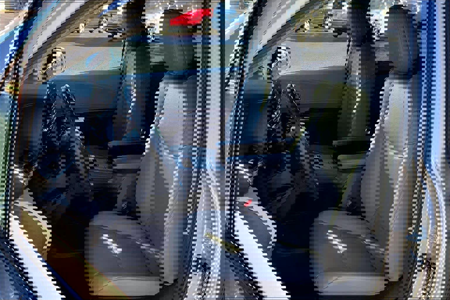 Used 2024 Toyota Sienna XLE image 8