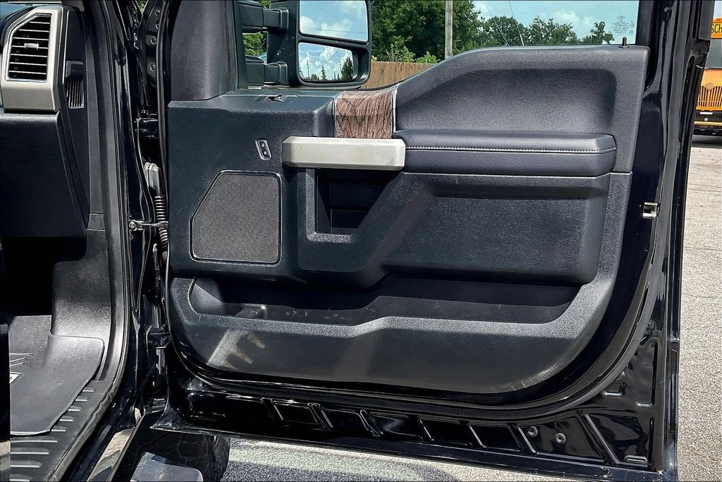 Used 2018 Ford F250 Lariat w/ Lariat Value Package AWD/4WD image 19