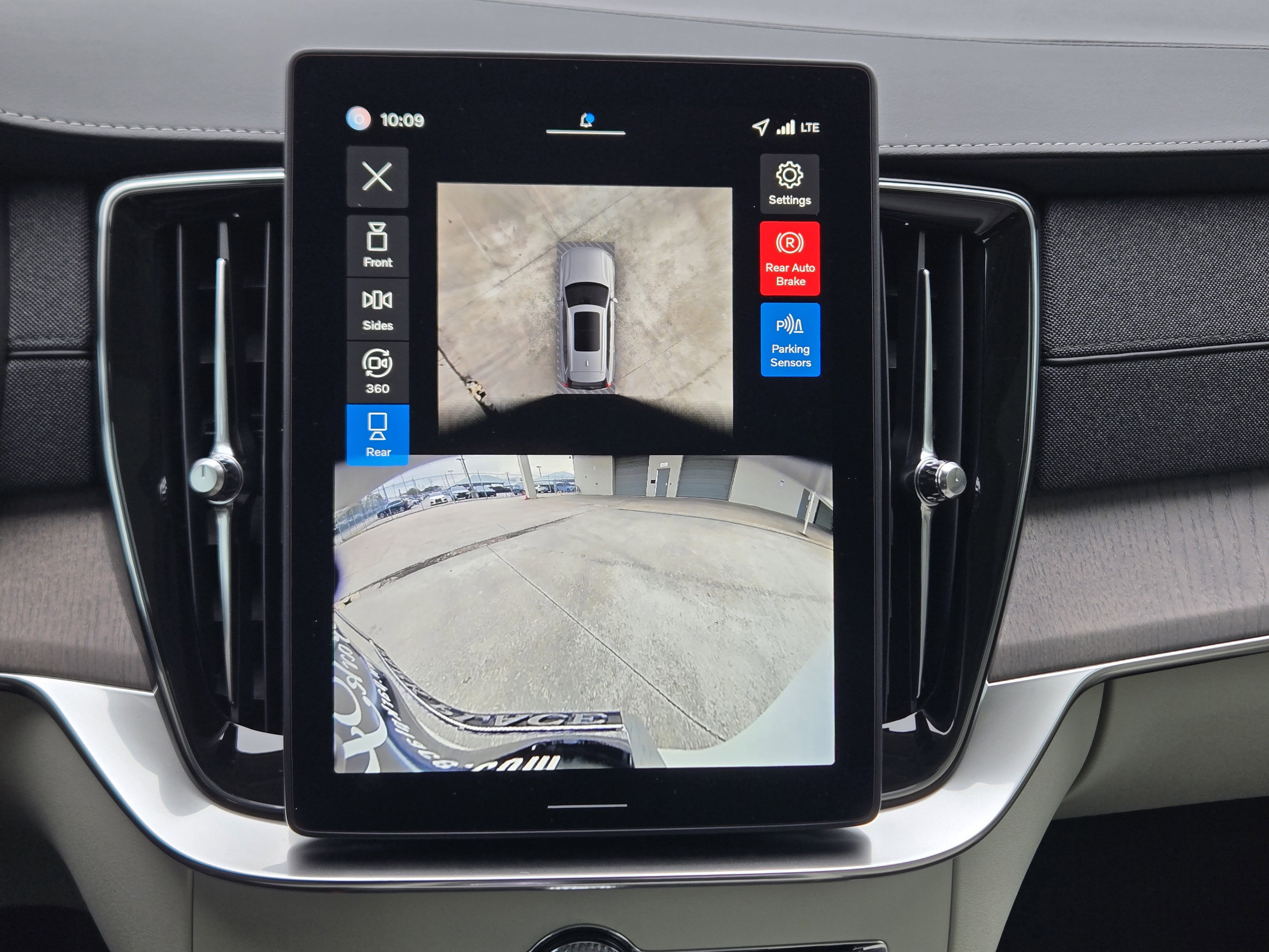 New 2026 Volvo XC90 B6 Ultra w/ Protection Package image 20