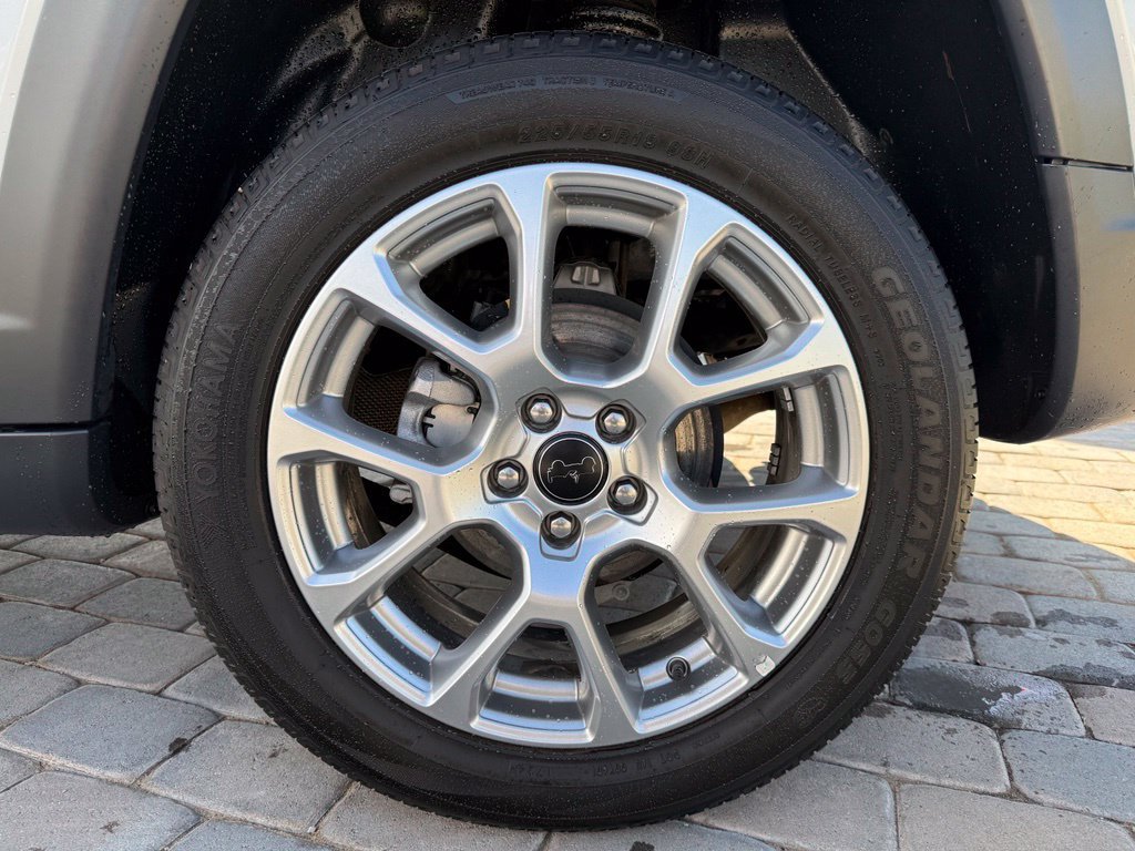 Used 2025 Jeep Compass Limited AWD/4WD image 9