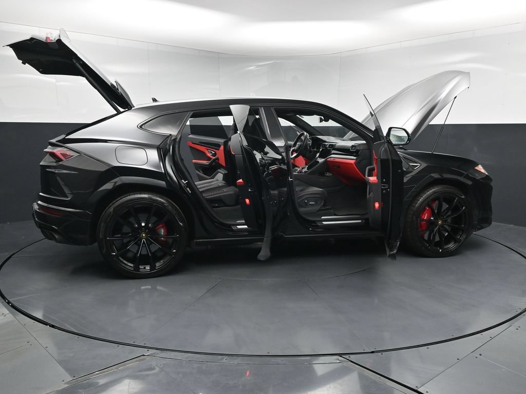 Used 2022 Lamborghini Urus AWD/4WD image 33