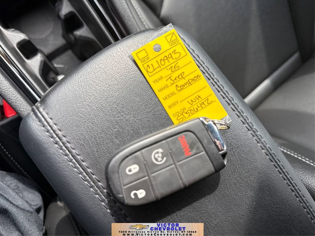Used 2025 Jeep Compass Limited image 36