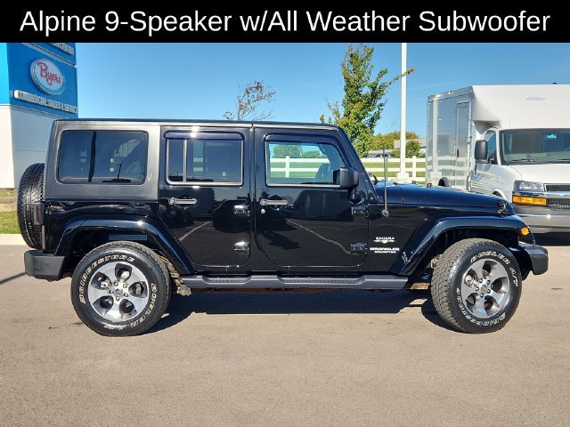 Used 2017 Jeep Wrangler Unlimited Sahara w/ Dual Top Group AWD/4WD image 11