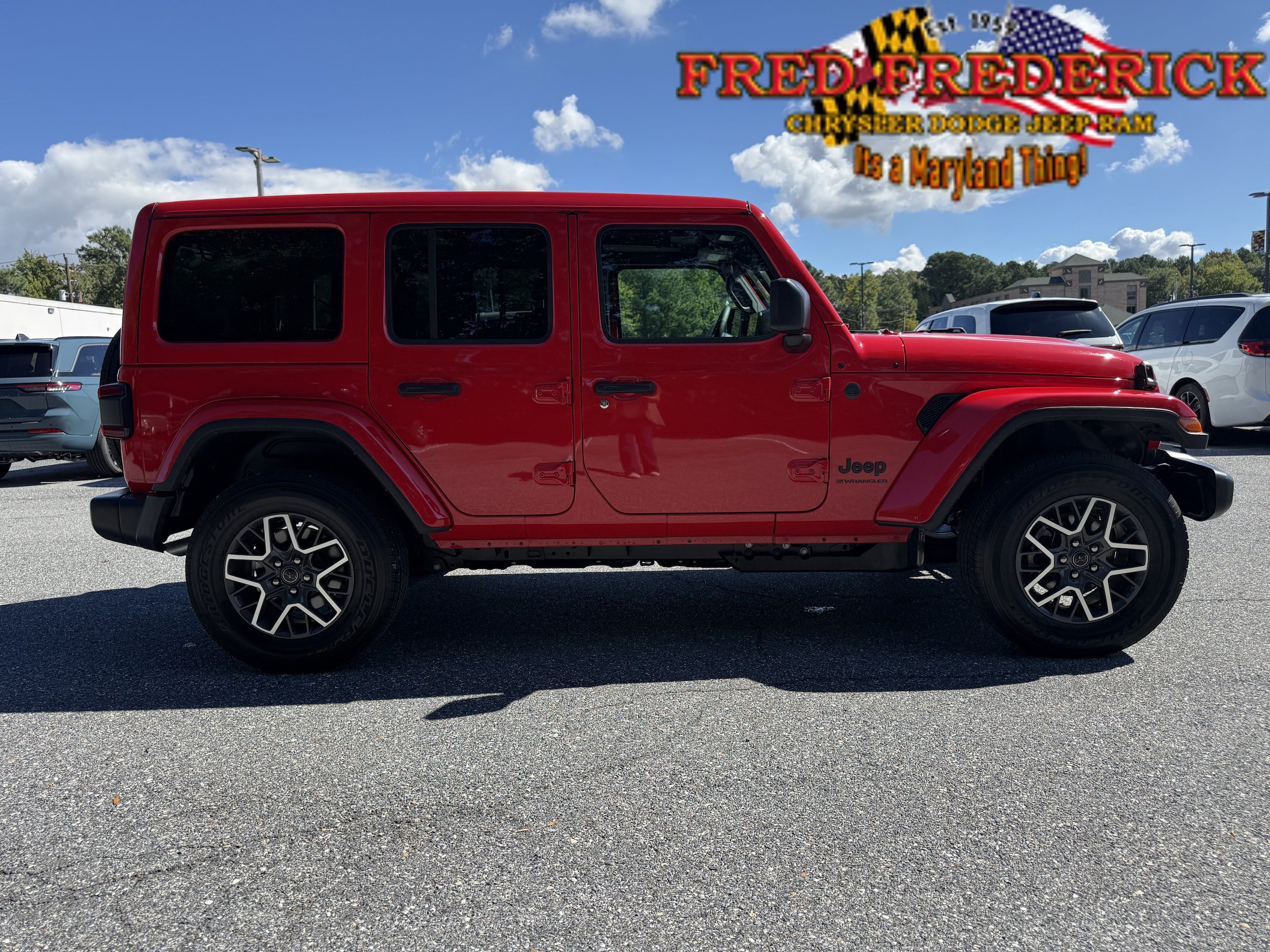 Used 2026 Jeep Wrangler Unlimited Sahara AWD/4WD image 8