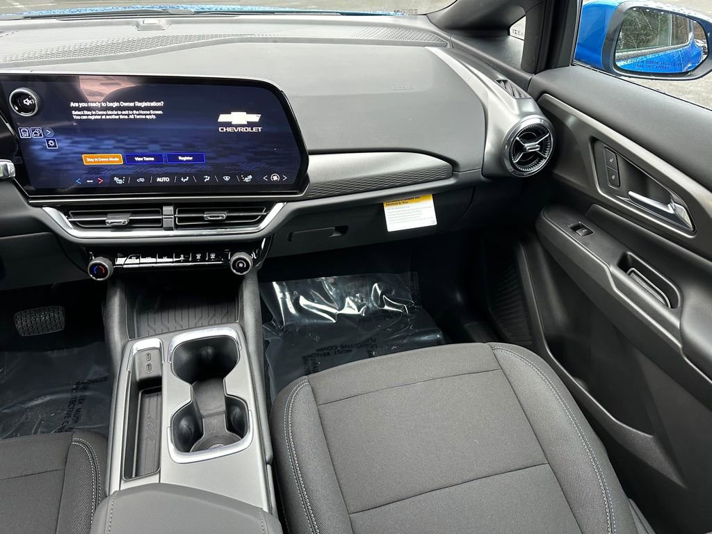 New 2026 Chevrolet Equinox EV LT image 17