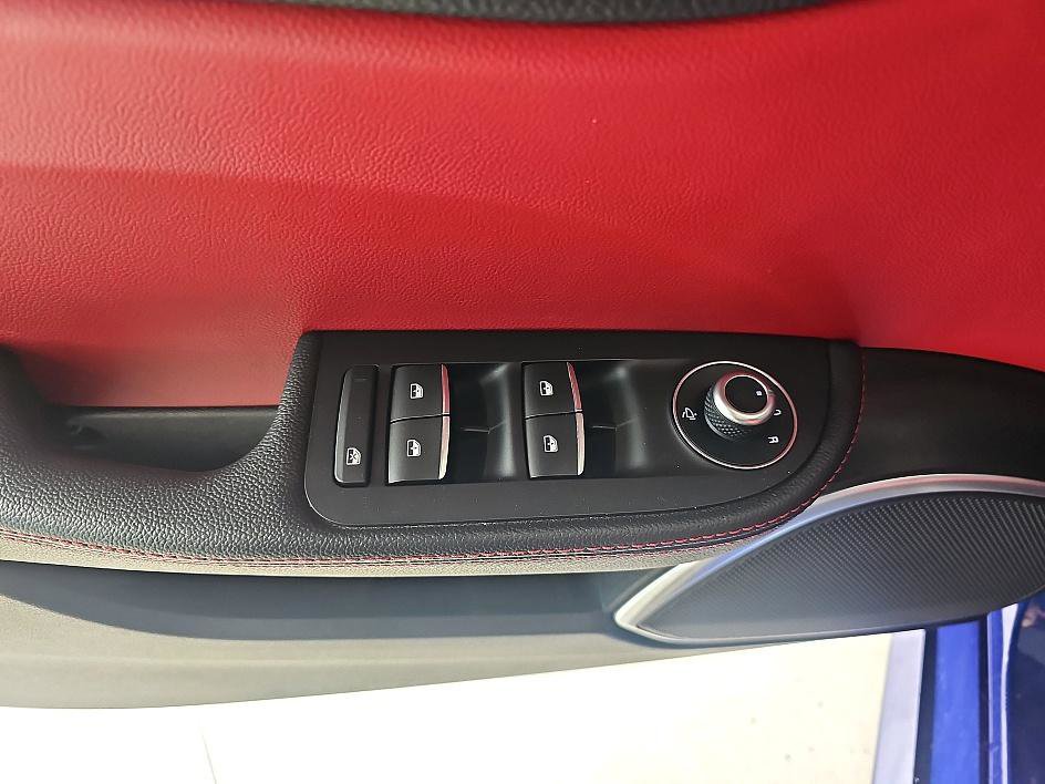 Used 2020 Alfa Romeo Giulia Ti Sport image 12