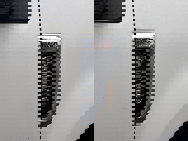 Used 2017 Ford F250 Lariat w/ Lariat Value Package image 4