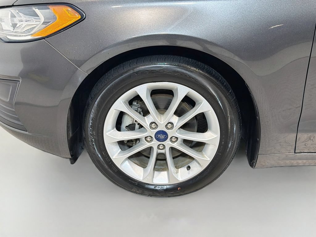 Used 2019 Ford Fusion SE FWD image 29