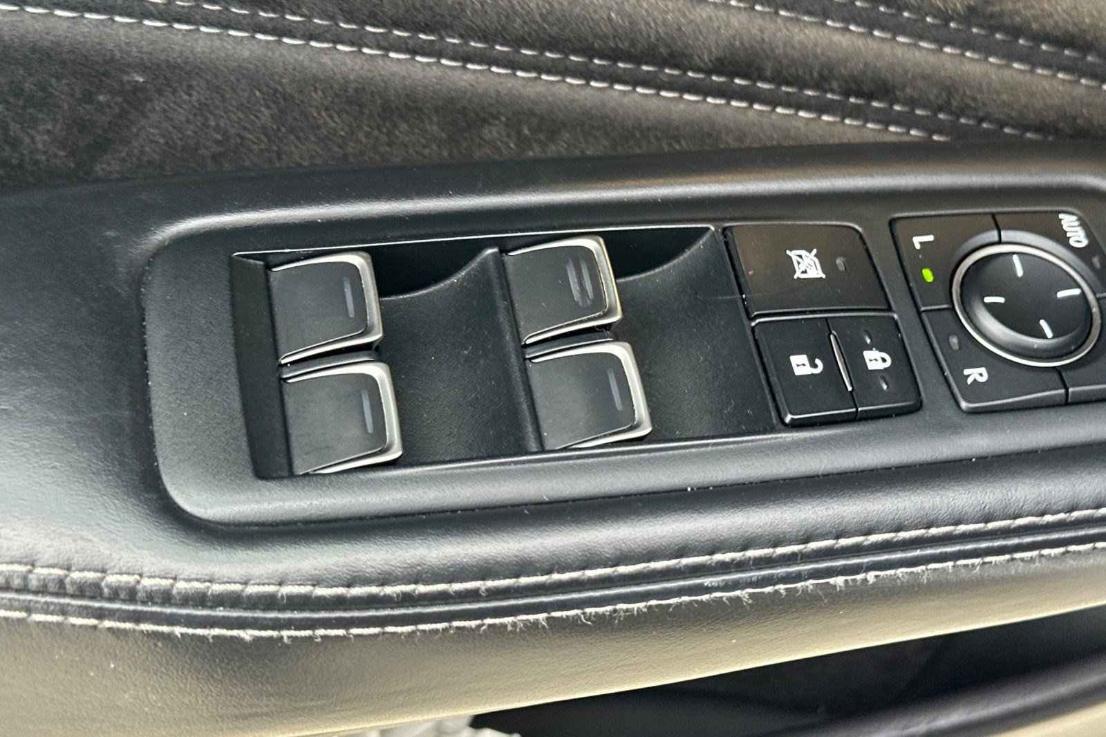 Used 2021 Lexus LS 500 w/ Interior Upgrade Package image 13