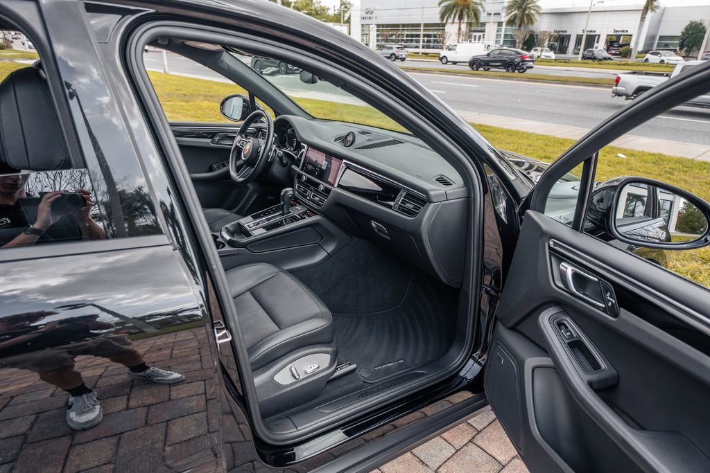 Used 2022 Porsche Macan image 33