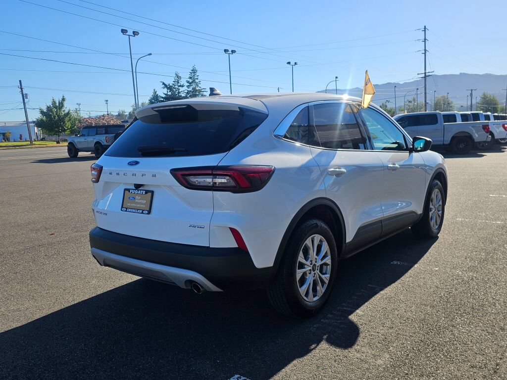 Used 2024 Ford Escape Active AWD/4WD image 6