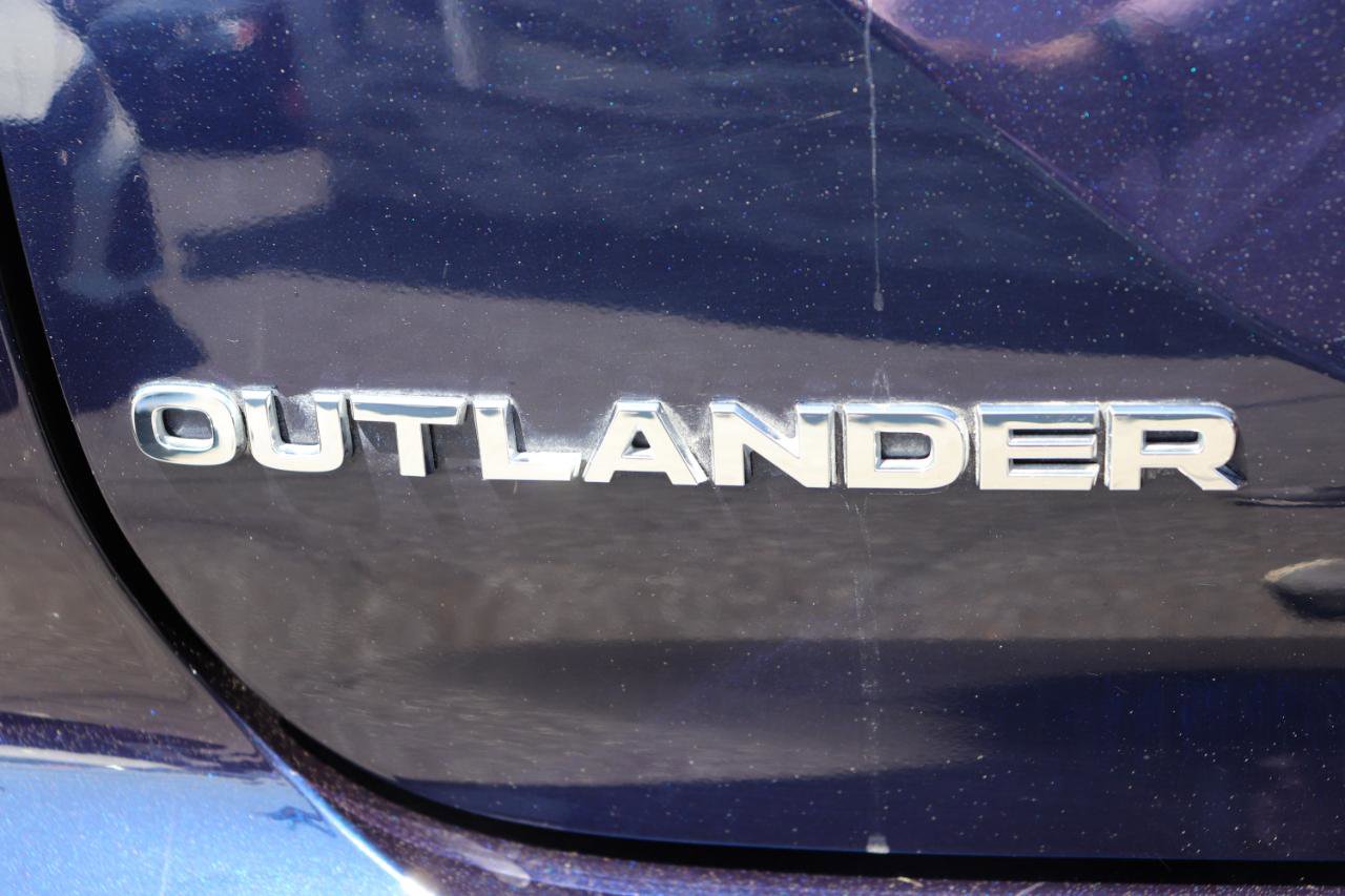 Used 2024 Mitsubishi Outlander AWD image 64