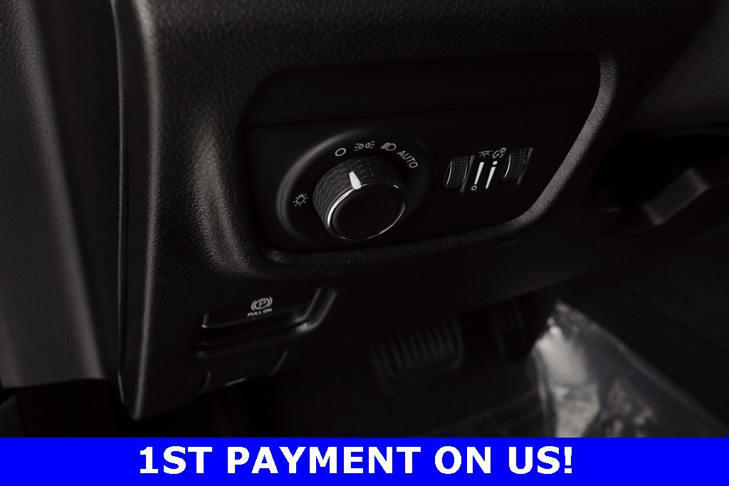 Certified 2023 Jeep Grand Cherokee Laredo w/ Luxury Tech Group I image 22