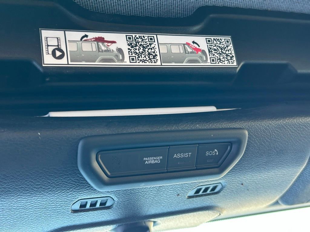 Used 2022 Jeep Wrangler Unlimited Sport image 31